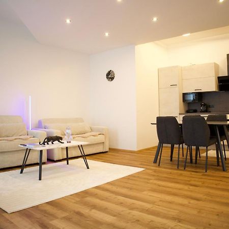 Dc Lofts I Modernes Loft In Der Stadt Salzburg Fuer Bis Zu 5 Personen Esterno foto